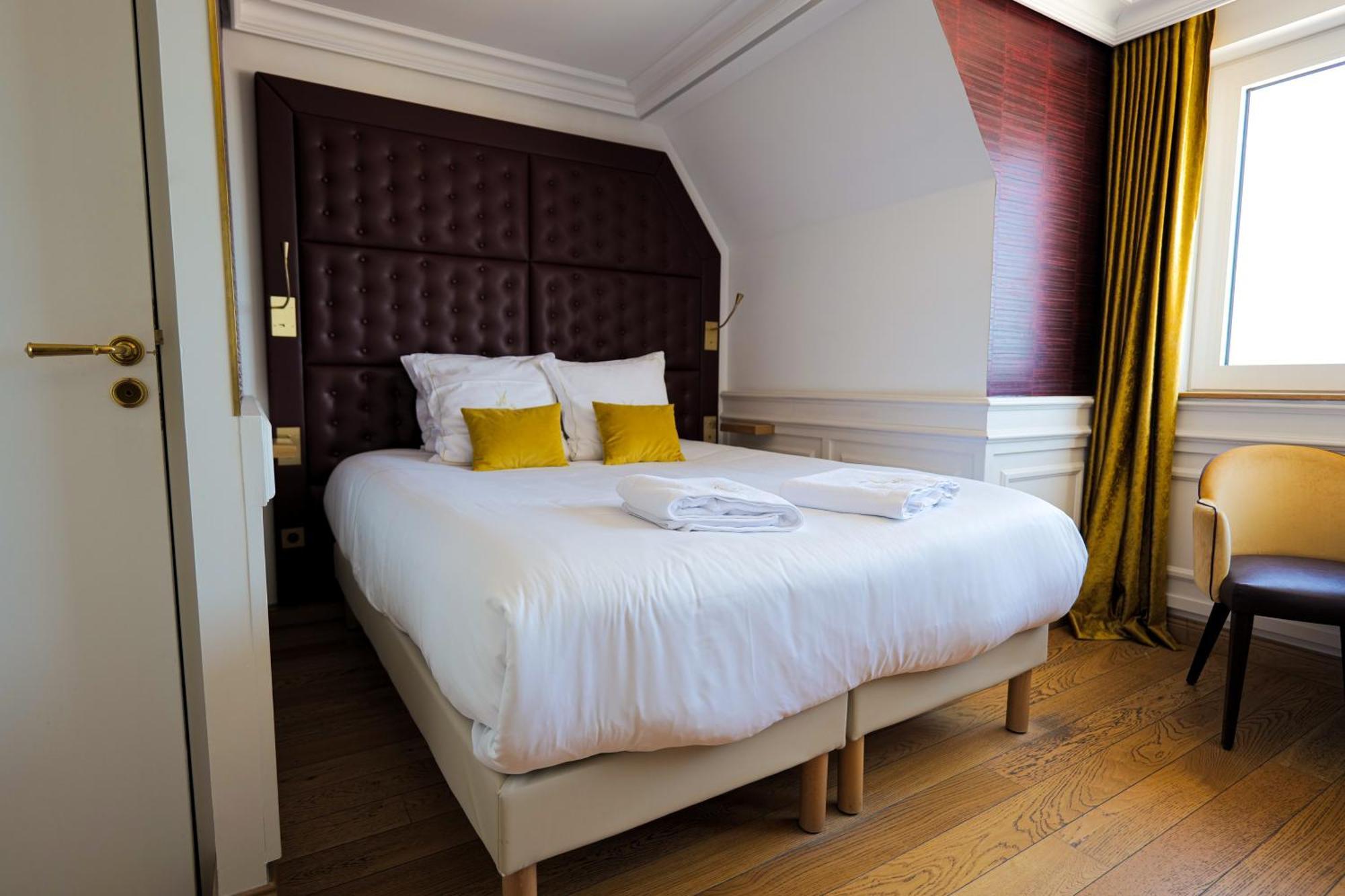 Hotel Merveilleux Cote Mer Dunkirk Exteriör bild